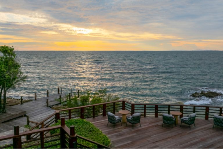 SUNSET BAR